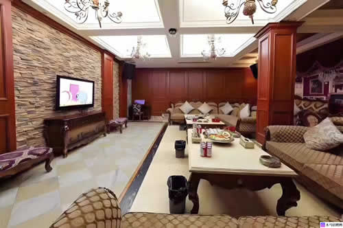 招商务模特/日结2500/生意火爆无费用-环境展示图1